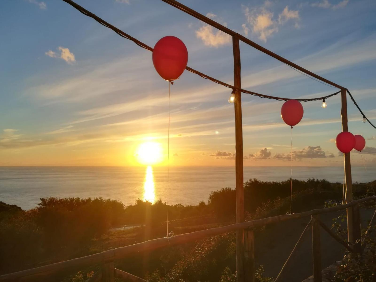 Borgo Rosso Di Sera Resort San Lucido Luaran gambar