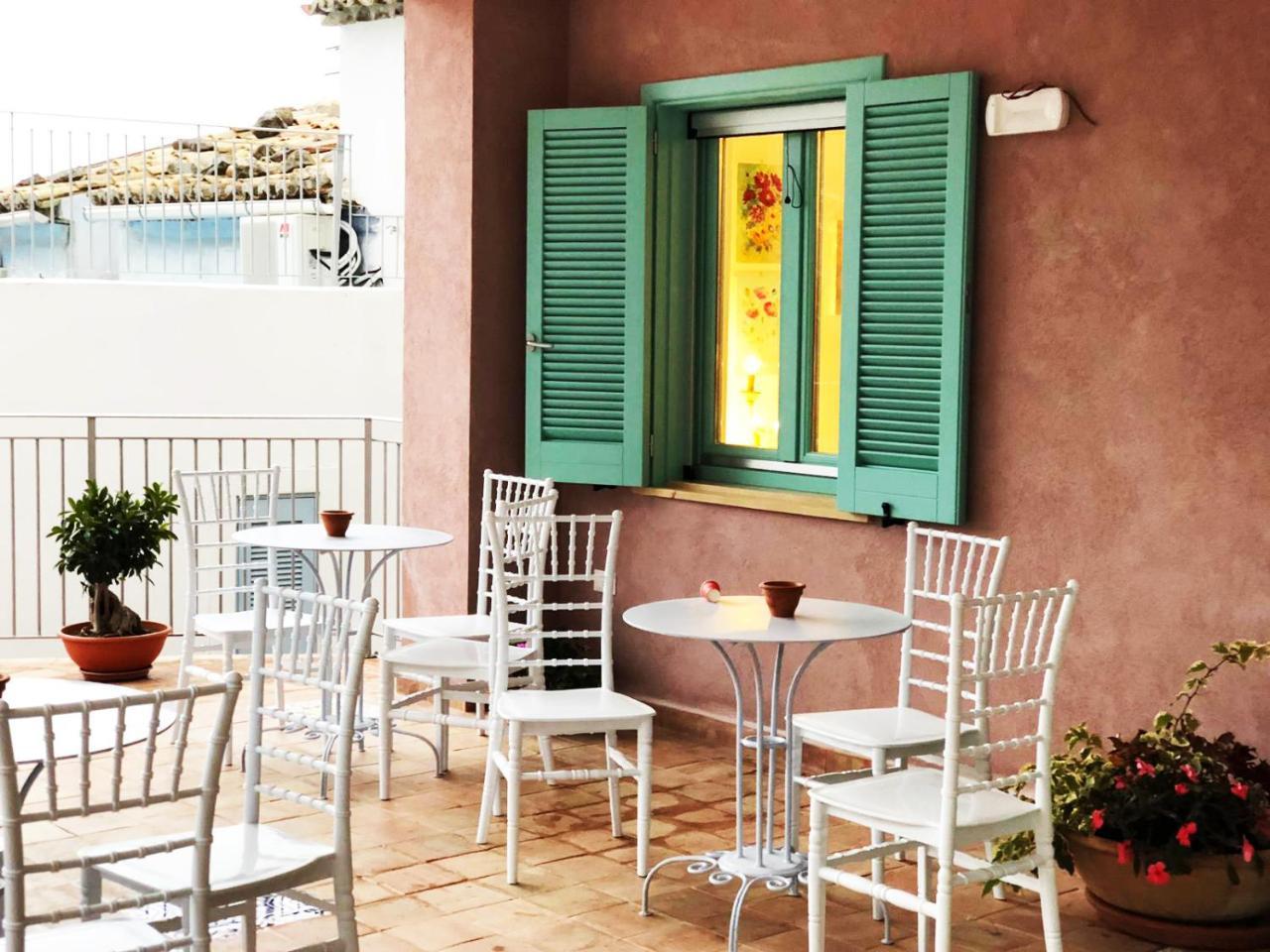 Borgo Rosso Di Sera Resort San Lucido Luaran gambar