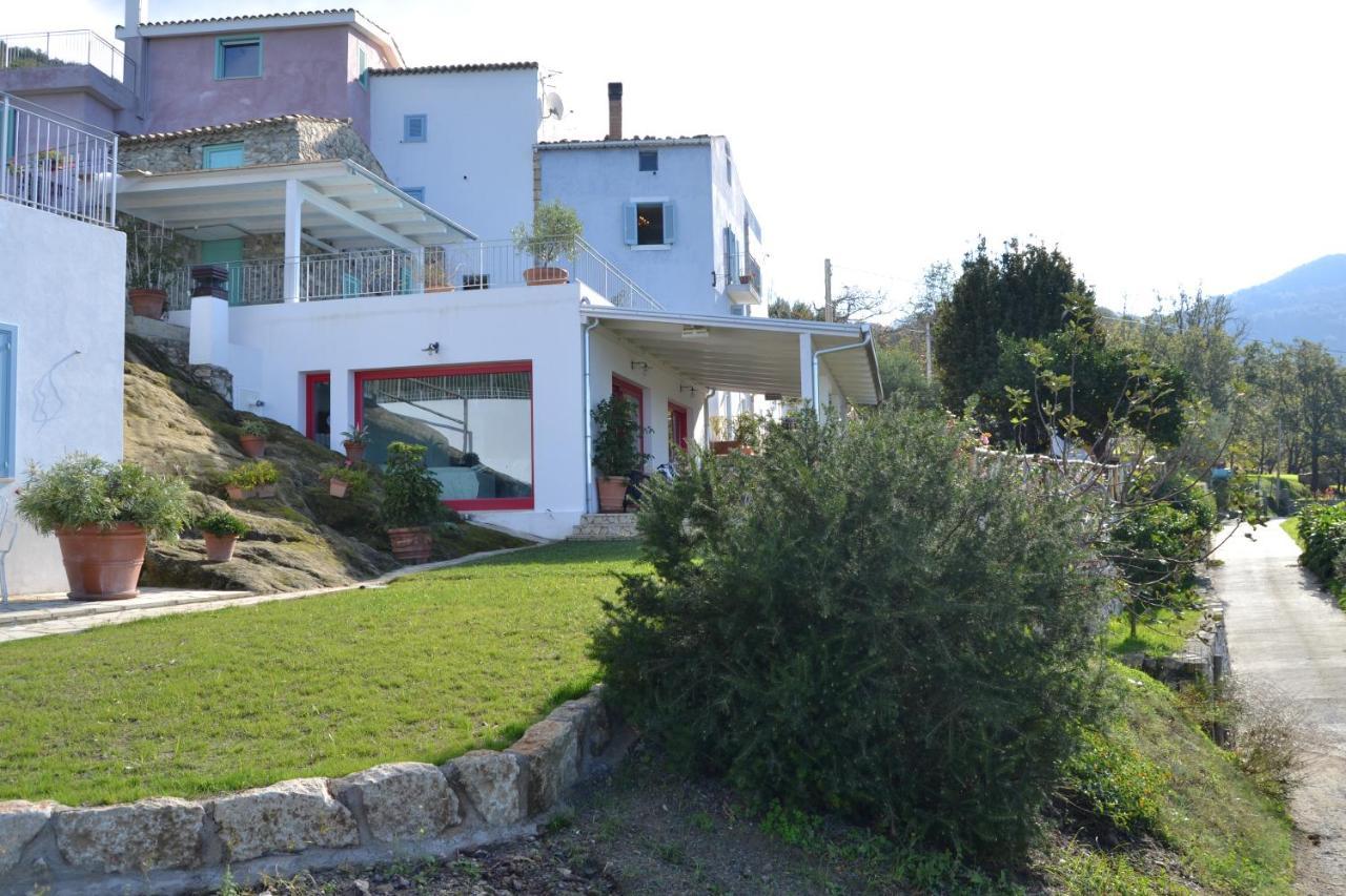 Borgo Rosso Di Sera Resort San Lucido Luaran gambar
