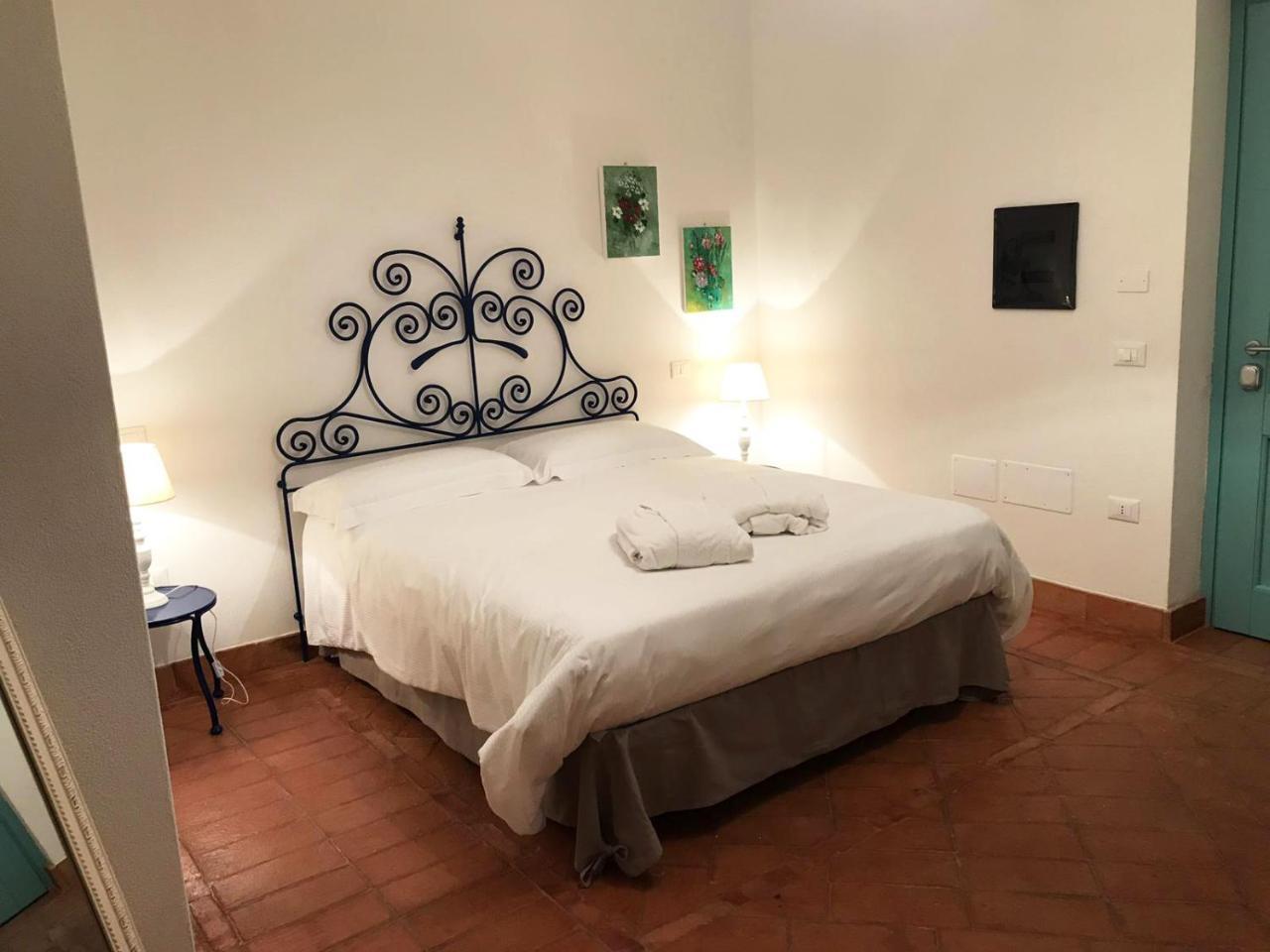 Borgo Rosso Di Sera Resort San Lucido Luaran gambar