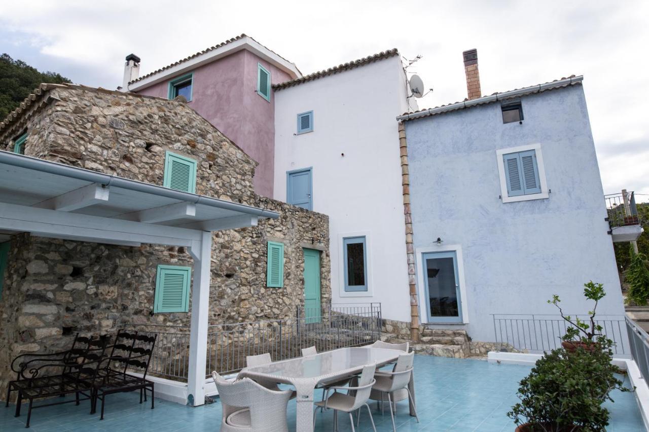 Borgo Rosso Di Sera Resort San Lucido Luaran gambar