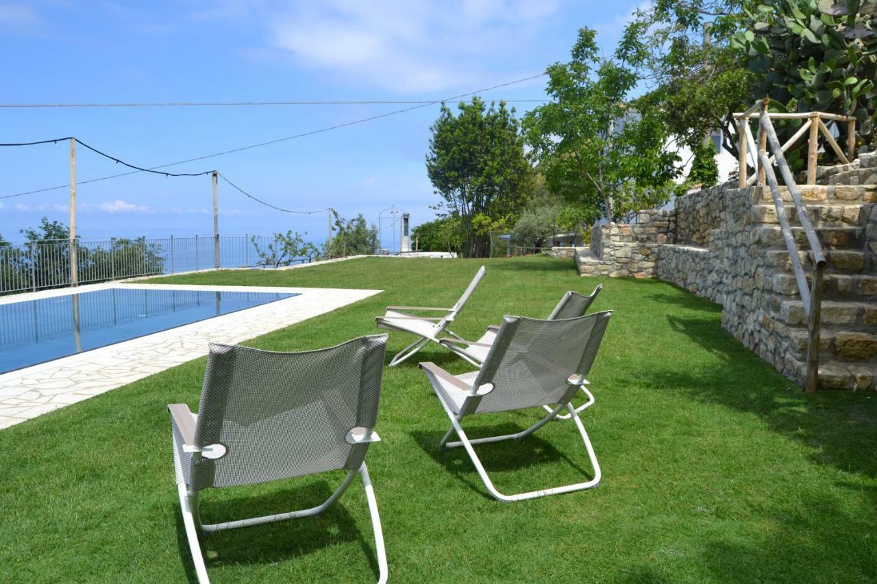Borgo Rosso Di Sera Resort San Lucido Luaran gambar